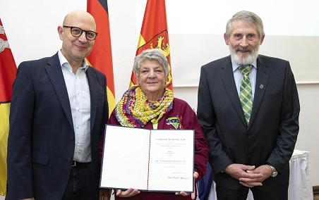 Aushändigung Bundesverdienstmedaille Ina Siegel