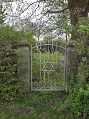 Eingangstor zum jüdischen Friedhof Gestorf © Sina Riedel, Stadt Springe